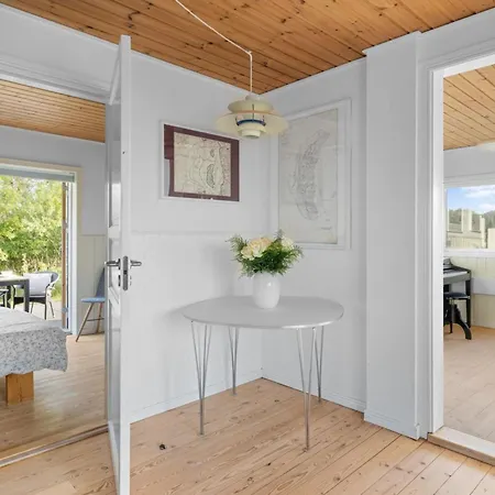 Taio - 500m From The Sea By Interhome