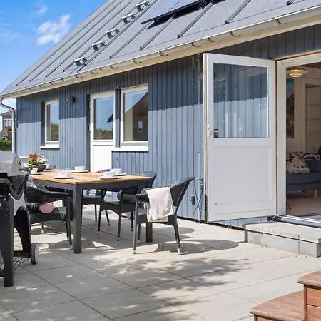 Taio - 500m From The Sea By Interhome